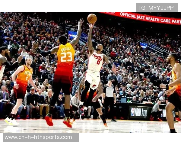 托马斯布莱恩特绝杀被帽怒推摄像头引发热议