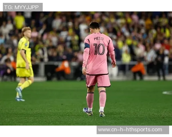 客场逆境加剧迈阿密防守失误再失一球上半场形势严峻 客场逆境加剧迈阿密防守失误再失一球上半场形势严峻